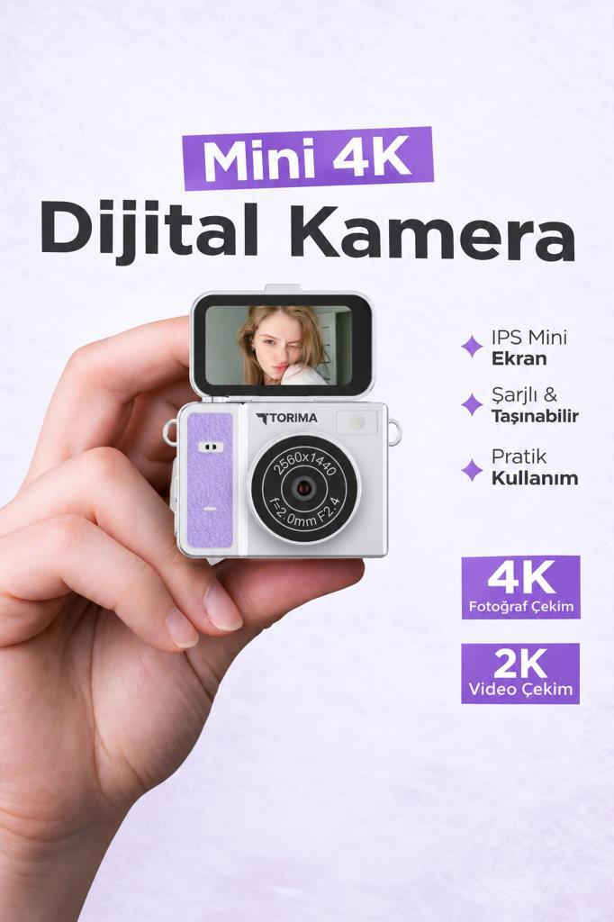 Beyaz arkaplanda metin içeren, elde tutulan beyaz ve mor renkli mini 4K dijital kamera.