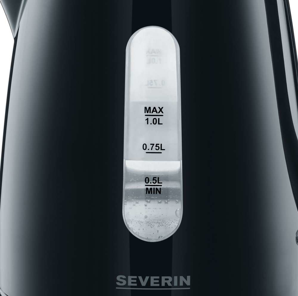 Nahaufnahme einer Wasserstandsanzeige eines schwarzen Wasserkochers mit Markierungen von MIN bis 1,0L und SEVERIN-Logo.