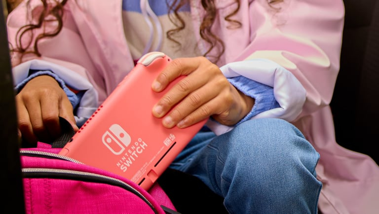 NINTENDO 10004131 SWITCH LITE KORALLE | MediaMarkt