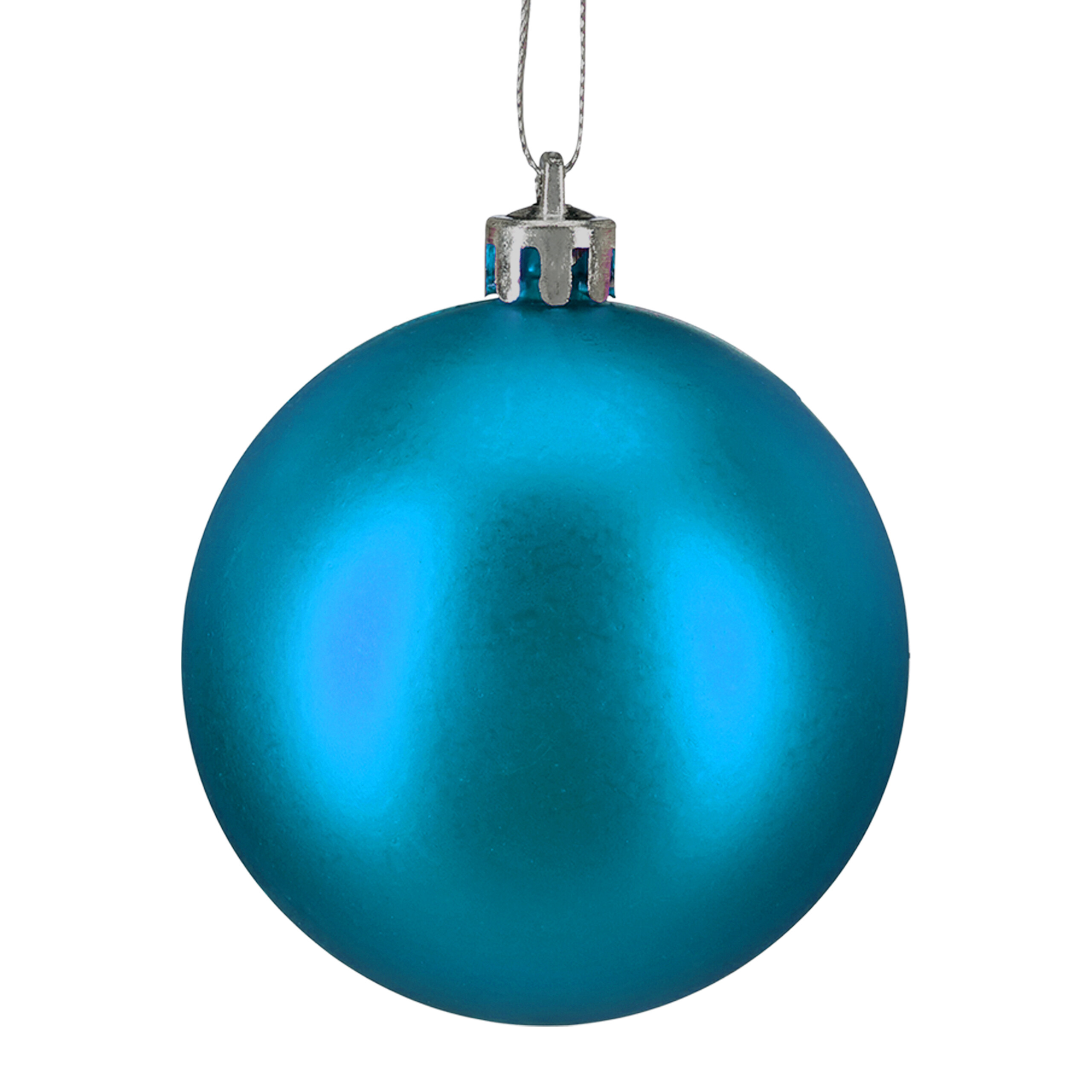 Eine glänzende blaue Weihnachtskugel mit silbergrauer Aufhängung vor weißem Hintergrund.