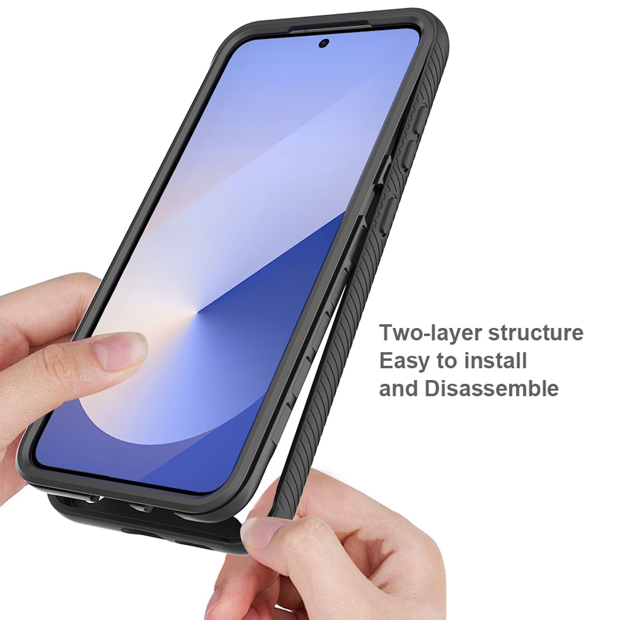 Hände installieren oder demontieren eine zweilagige schwarze Smartphone-Hülle.