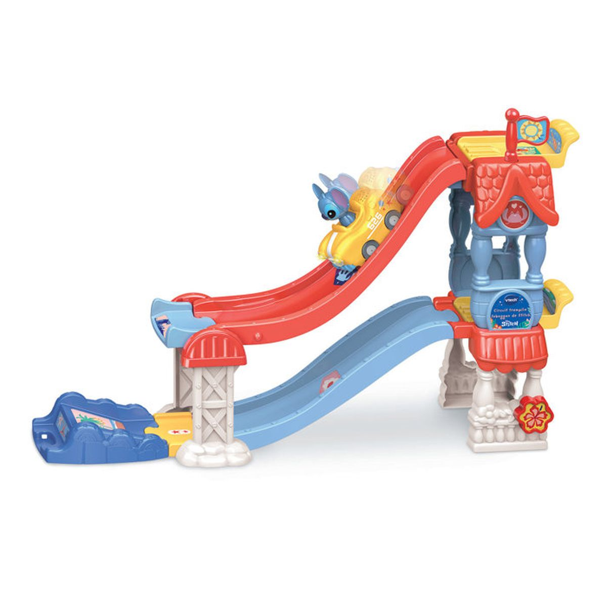 Ein buntes Kunststoff-Spielset mit einer blauen und roten Rutsche, einem Turm und einem Spielzeugauto, gesteuert von Stitch.