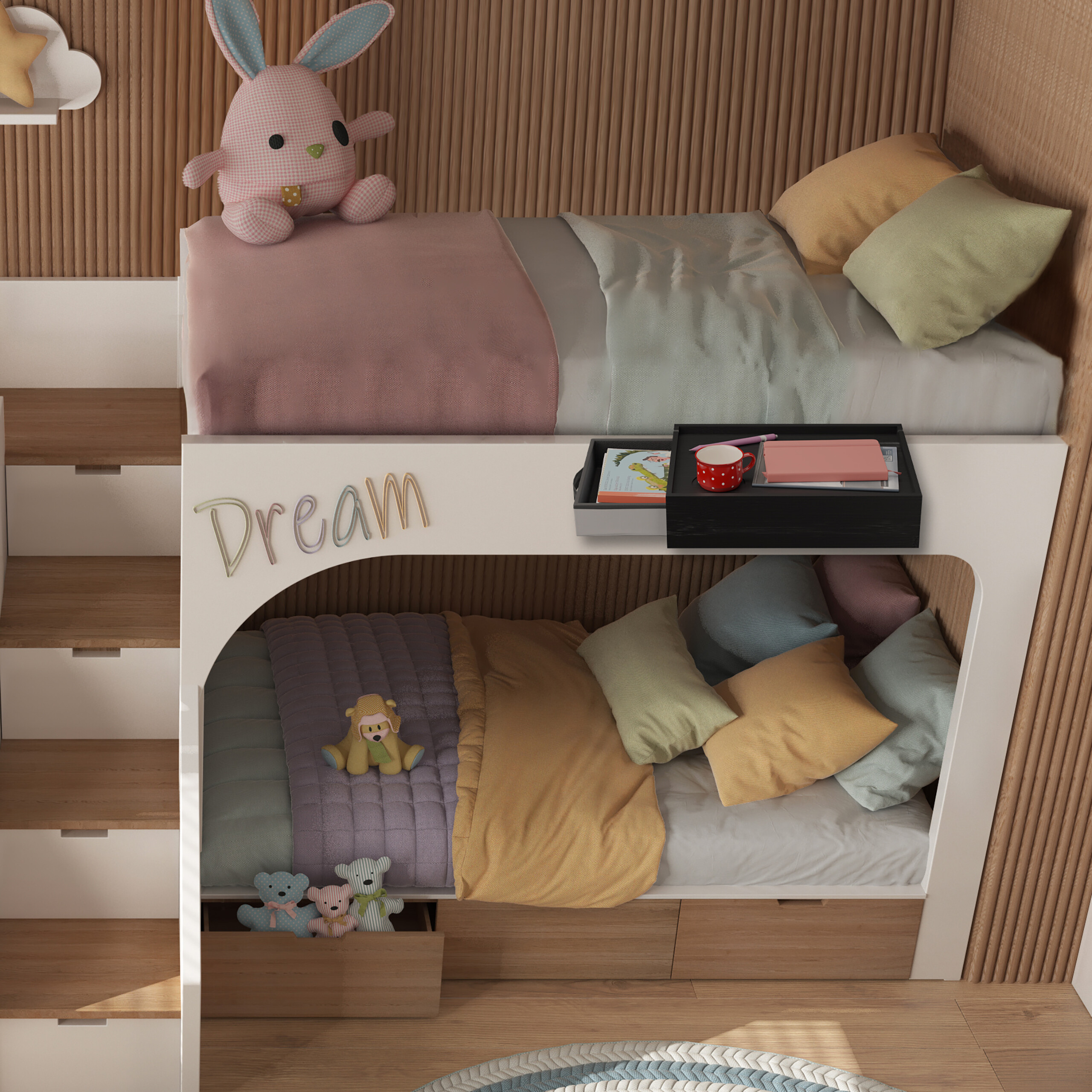 Ein hölzernes Etagenbett mit bunter Bettwäsche, Kissen, Stofftieren und einem Nachttisch an einer Rillenfholzwand.