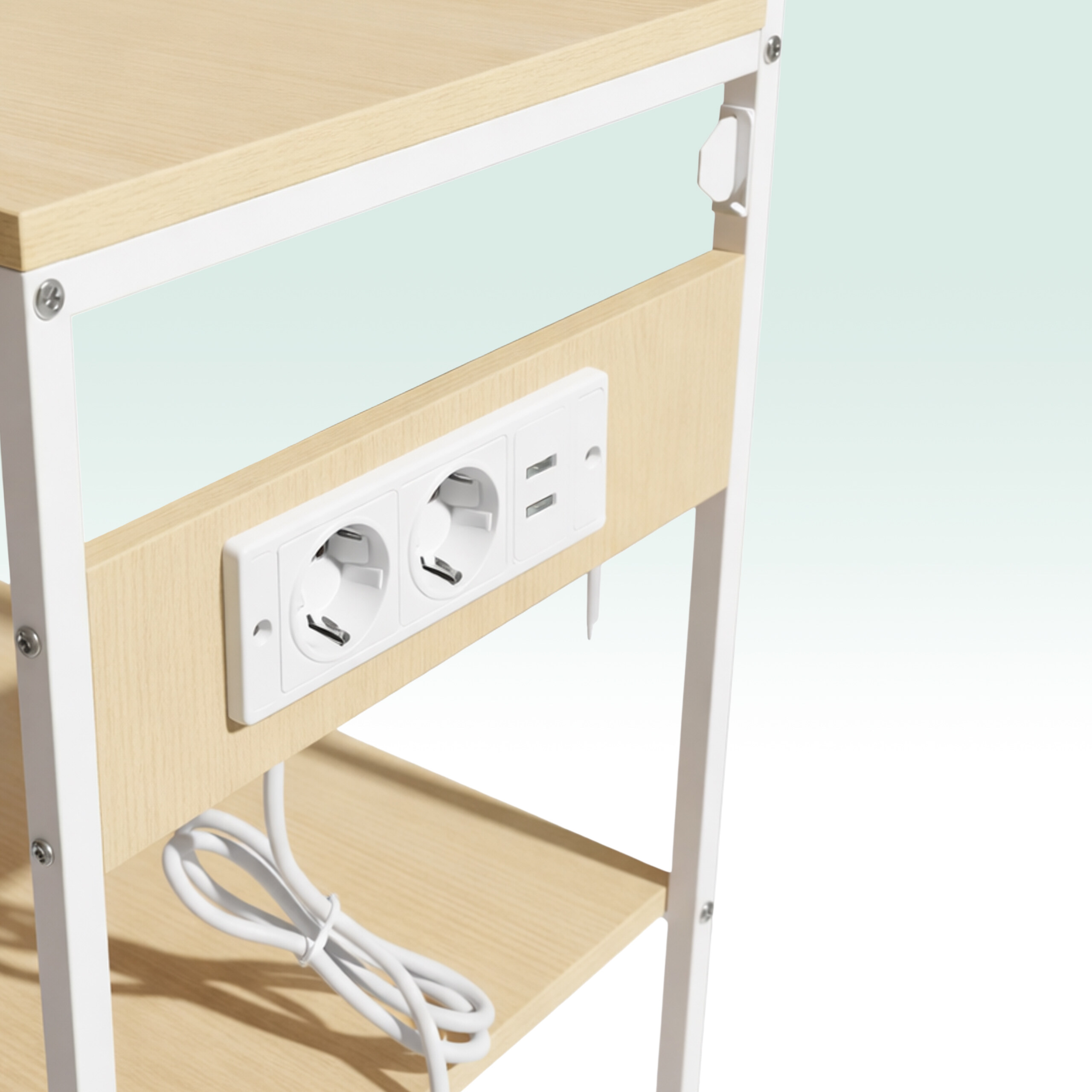 Holzregal mit weißem Metallrahmen und integrierter Doppelsteckdose mit USB-Anschlüssen.