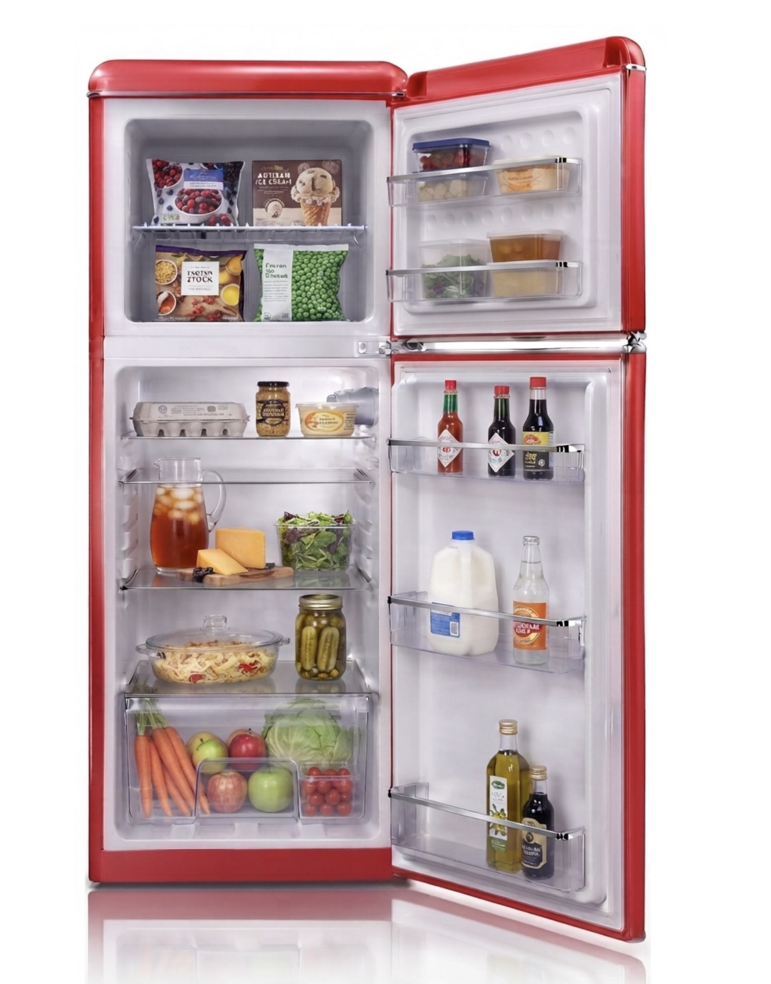 Un refrigerador retro rojo abierto lleno de alimentos, bebidas, frutas y verduras en sus estantes.