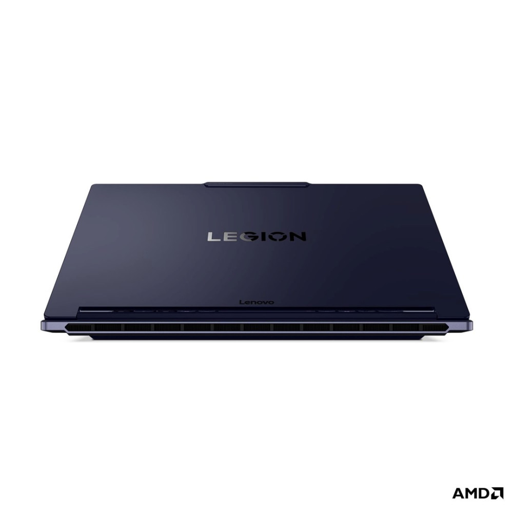Zamknięty ciemnoniebieski laptop Lenovo Legion z błyszczącym logo na białym tle.