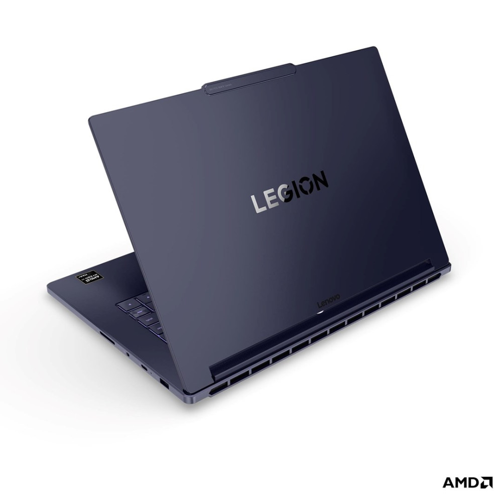 Ciemny laptop do gier Lenovo Legion widziany od tyłu na białym tle, podkreślający jego elegancki wygląd.