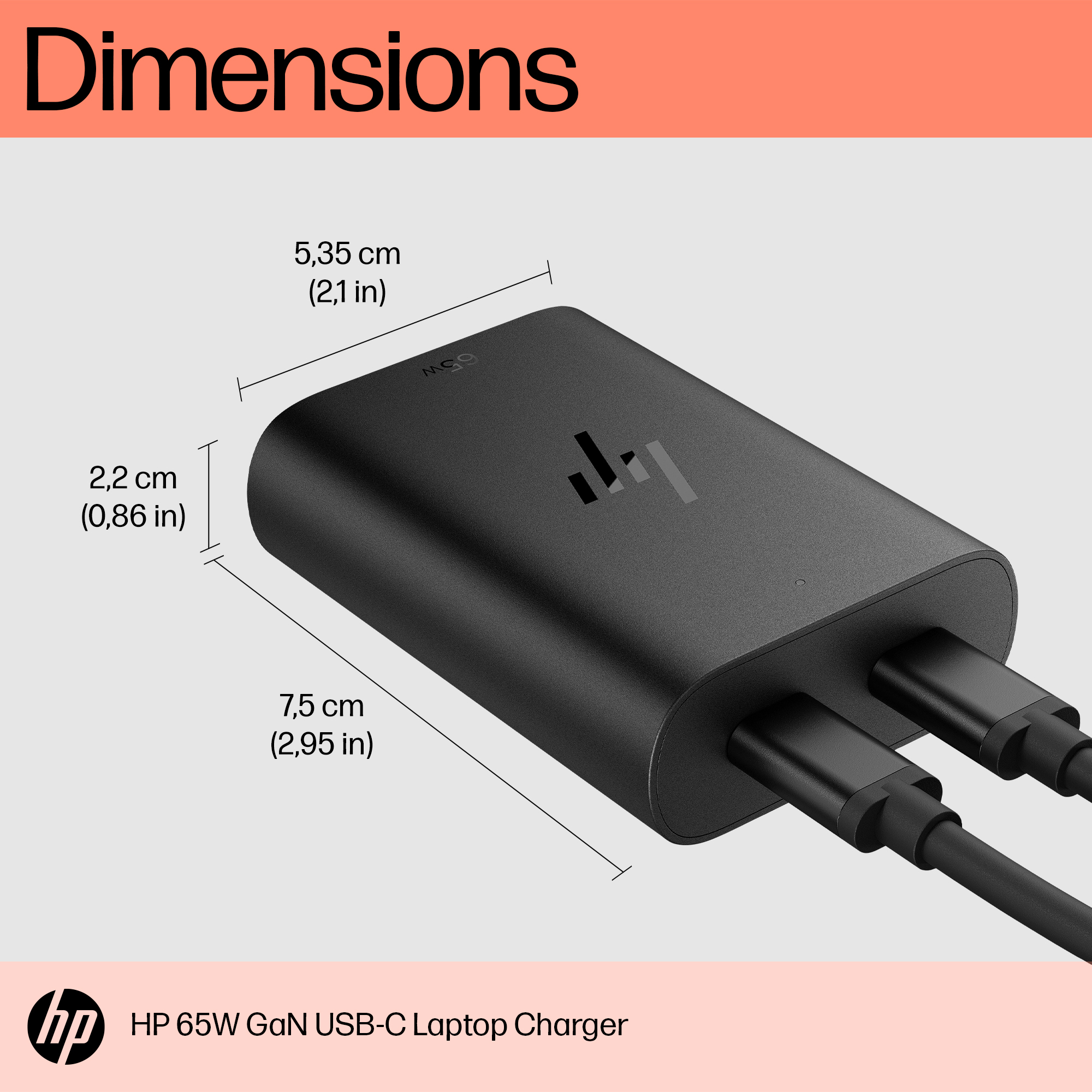 Schwarzes HP 65W GaN USB-C Laptop-Ladegerät mit Maßen auf grau-rosa Hintergrund.