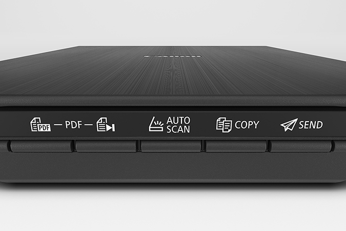 Panel de control de un escáner negro con botones de PDF, Auto Scan, Copiar y Enviar sobre un fondo blanco.