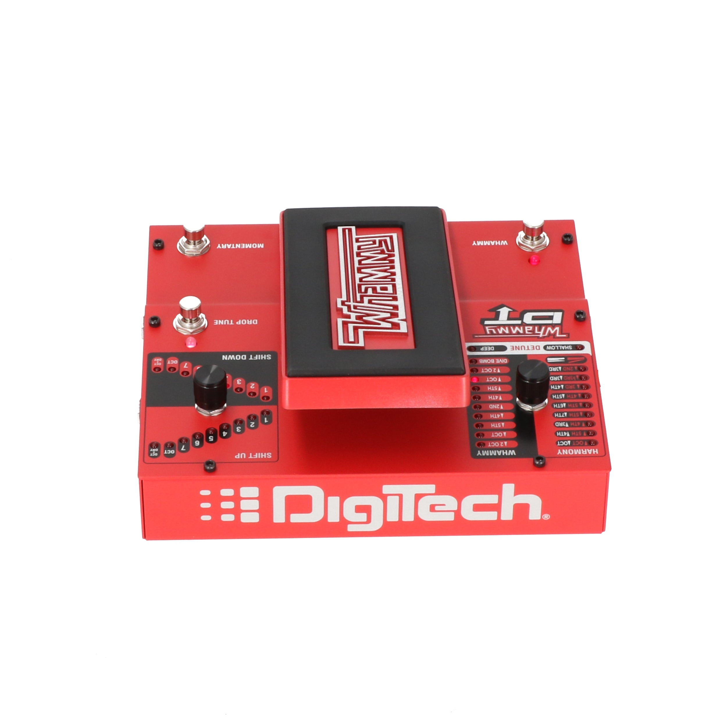 Czerwony pedał gitarowy Digitech Whammy DT z pedałem ekspresji, pokrętłami i przełącznikami.