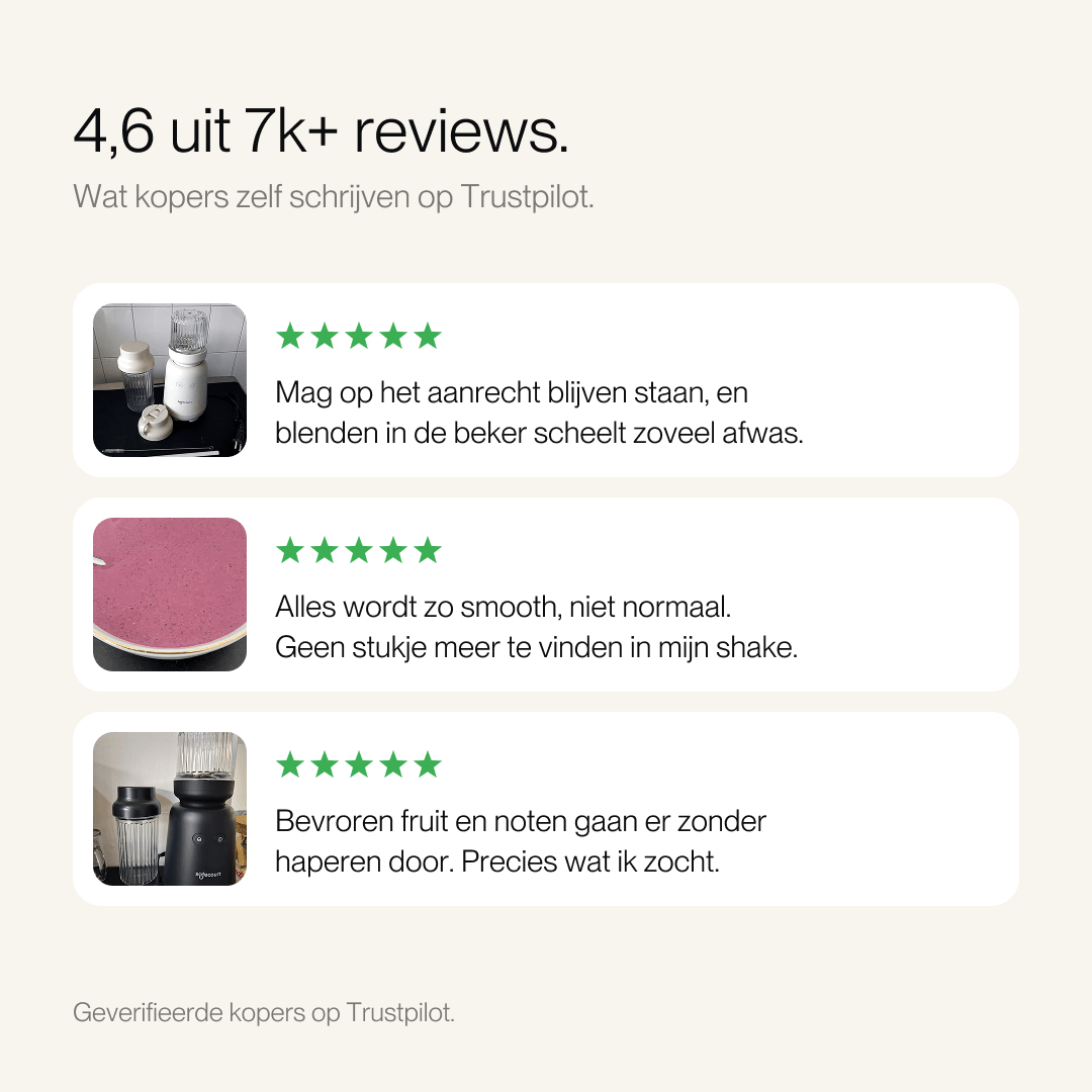 Trois avis clients Trustpilot avec cinq étoiles et des commentaires positifs sur le mixeur.