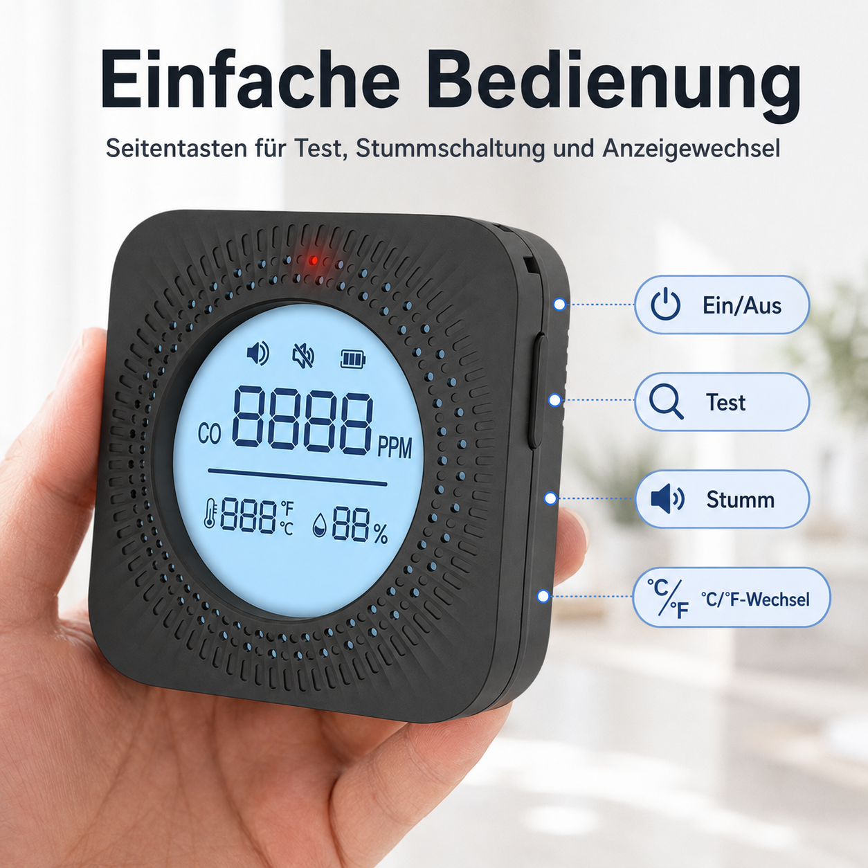 Eine Hand hält einen quadratischen schwarzen CO2-Melder mit blauem Digitalbildschirm und seitlichen Tasten.
