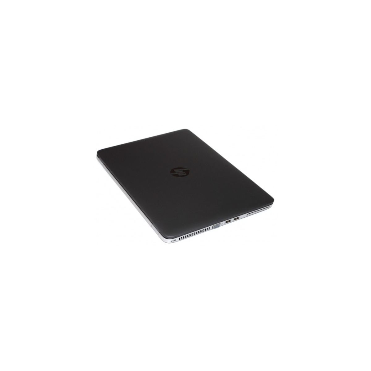 Ein geschlossener, schwarzer HP Laptop auf weißem Hintergrund, aus erhöhter Perspektive mit sichtbaren Anschlüssen.