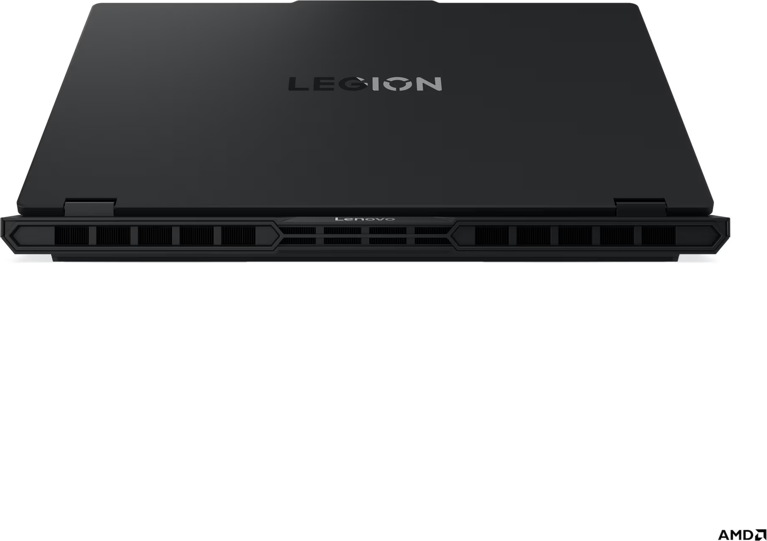 Arkadan görünen, beyaz arka plan üzerinde soğutma deliklerine sahip kapalı siyah Lenovo Legion oyuncu dizüstü bilgisayarı.