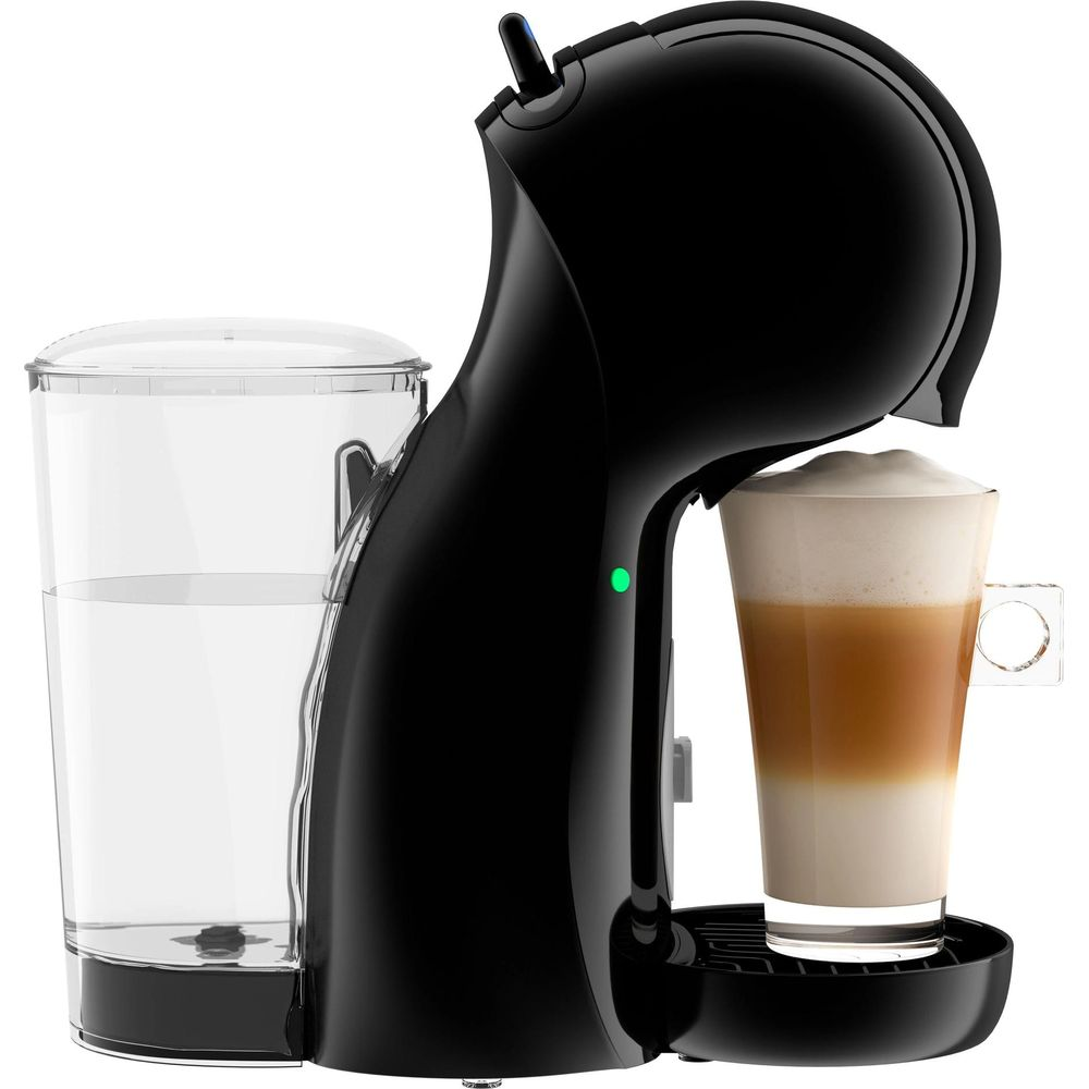 Macchina da caffè nera con serbatoio trasparente e un bicchiere di latte macchiato.