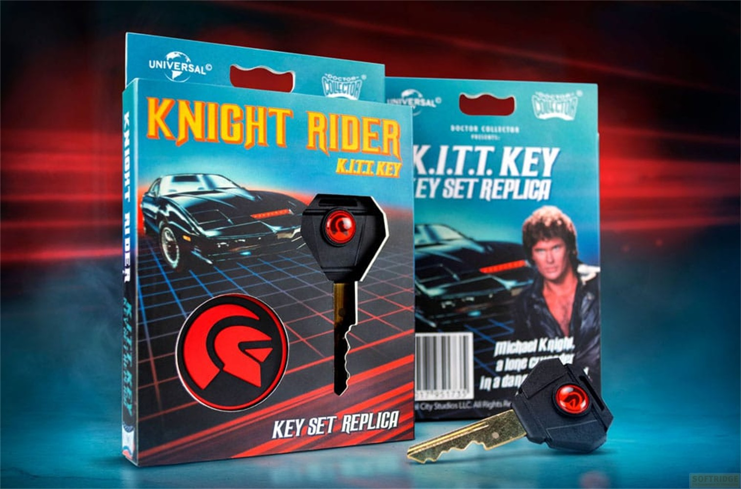 Réplica del juego de llaves Knight Rider K.I.T.T. en su empaque con el auto y Michael Knight.