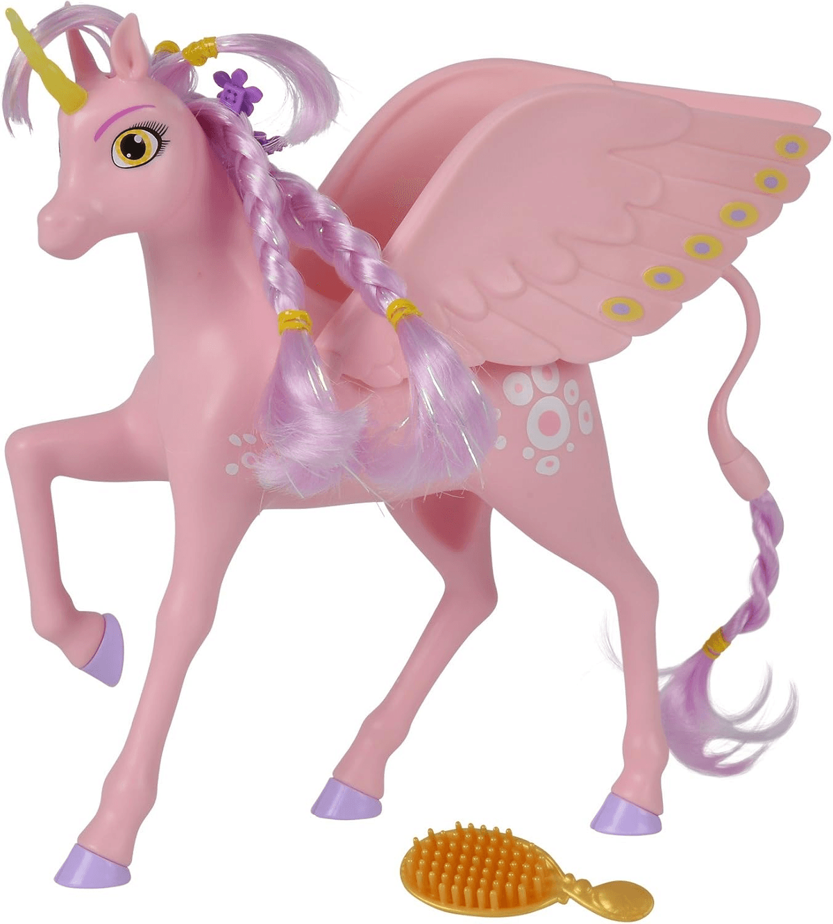 Ein rosa Spielzeugeinhorn mit Flügeln, lila geflochtenem Haar, gelbem Horn und goldenem Pinsel vor weißem Hintergrund.