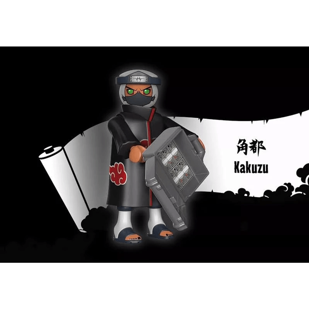 Una figura de Kakuzu de Naruto con un abrigo negro con nubes rojas, frente a un pergamino.