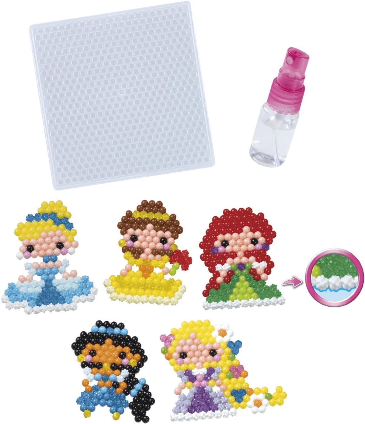 Un kit de manualidades con tablero, atomizador de agua y cinco diseños de cuentas de princesas sobre fondo blanco.
