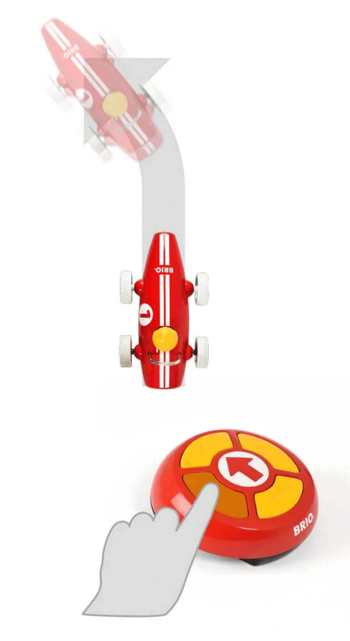 Eine Hand drückt einen roten Brio-Knopf, während ein rotes Spielzeugauto nach vorne fährt und nach links biegt.
