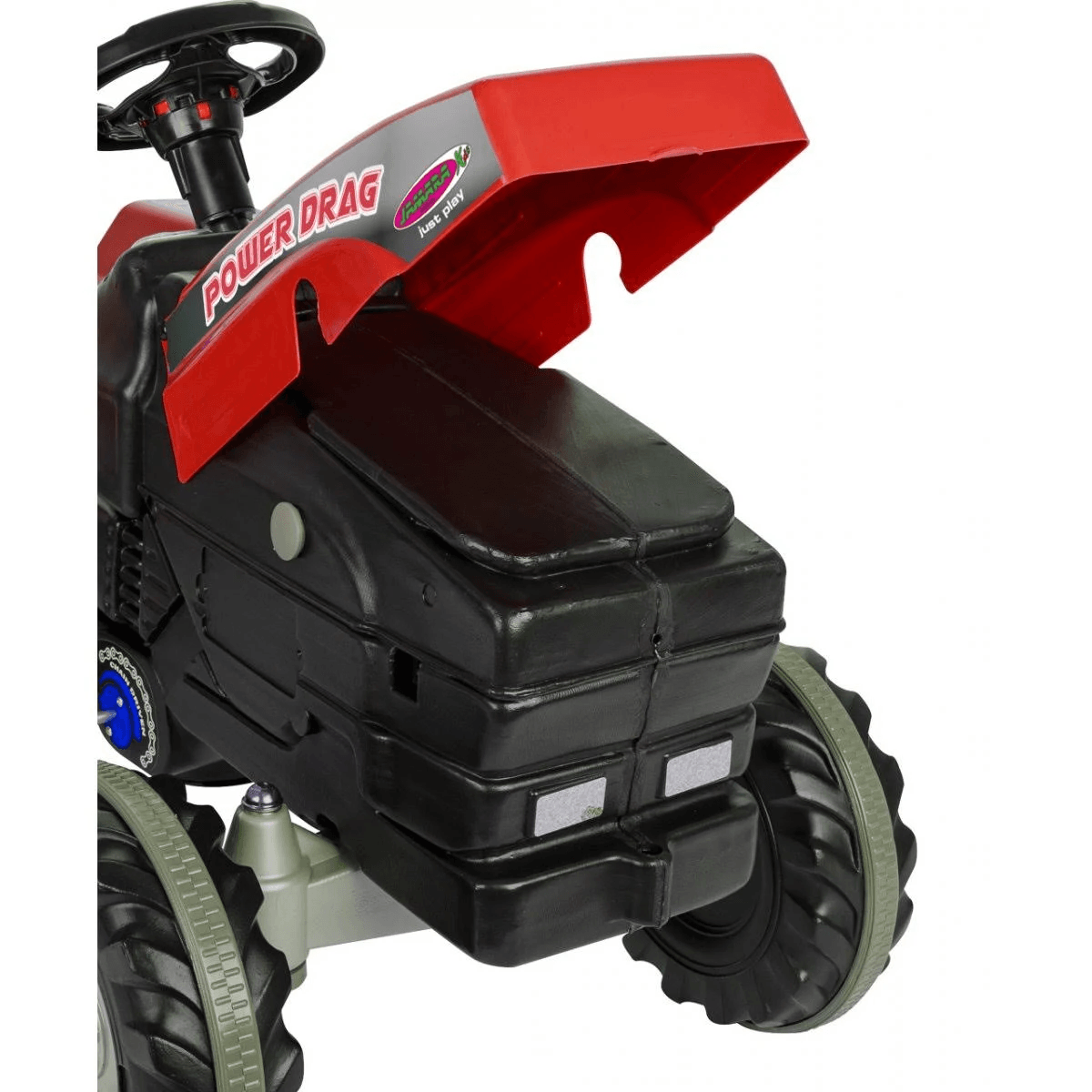 Ein rotes und schwarzes Spielzeugtraktor mit offener Haube.