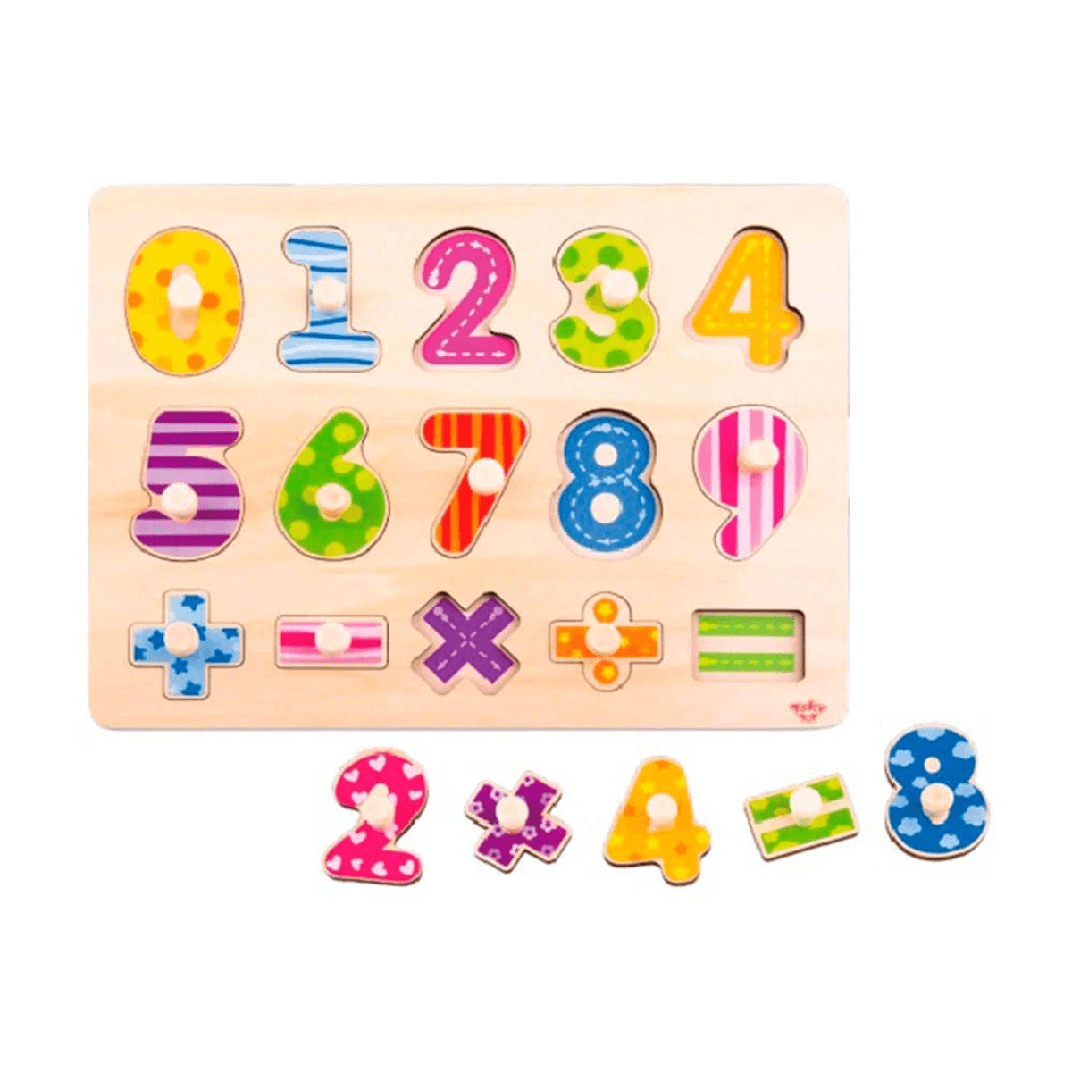 Un tablero de rompecabezas de madera con números coloridos y símbolos matemáticos.