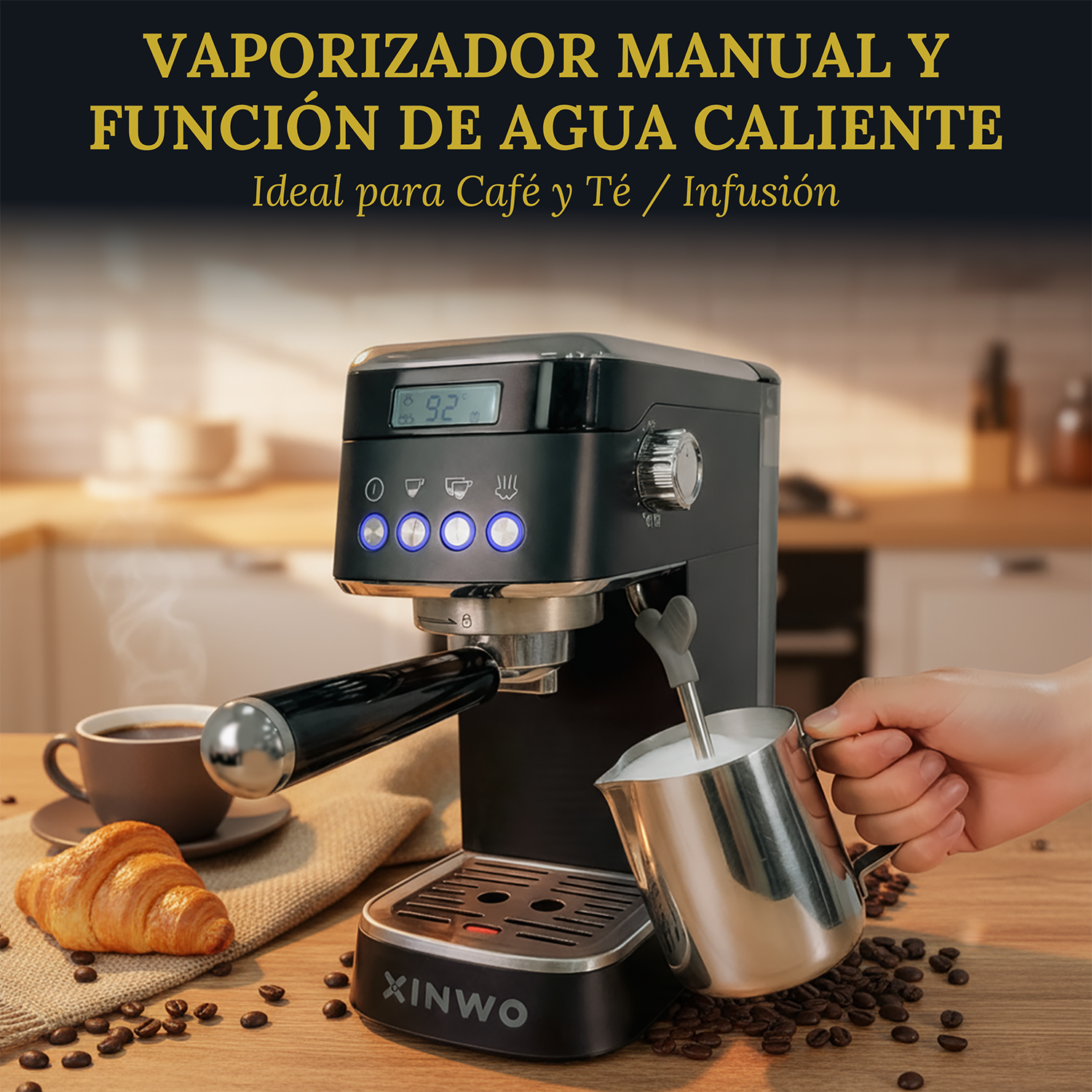 Una cafetera espresso negra en un mostrador de madera con una taza de café, un cruasán y espuma de leche.