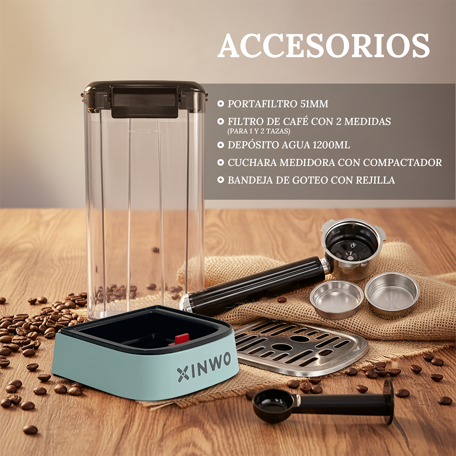Accesorios de cafetera en madera: depósito de agua, portafiltro, filtros, cuchara y bandeja.