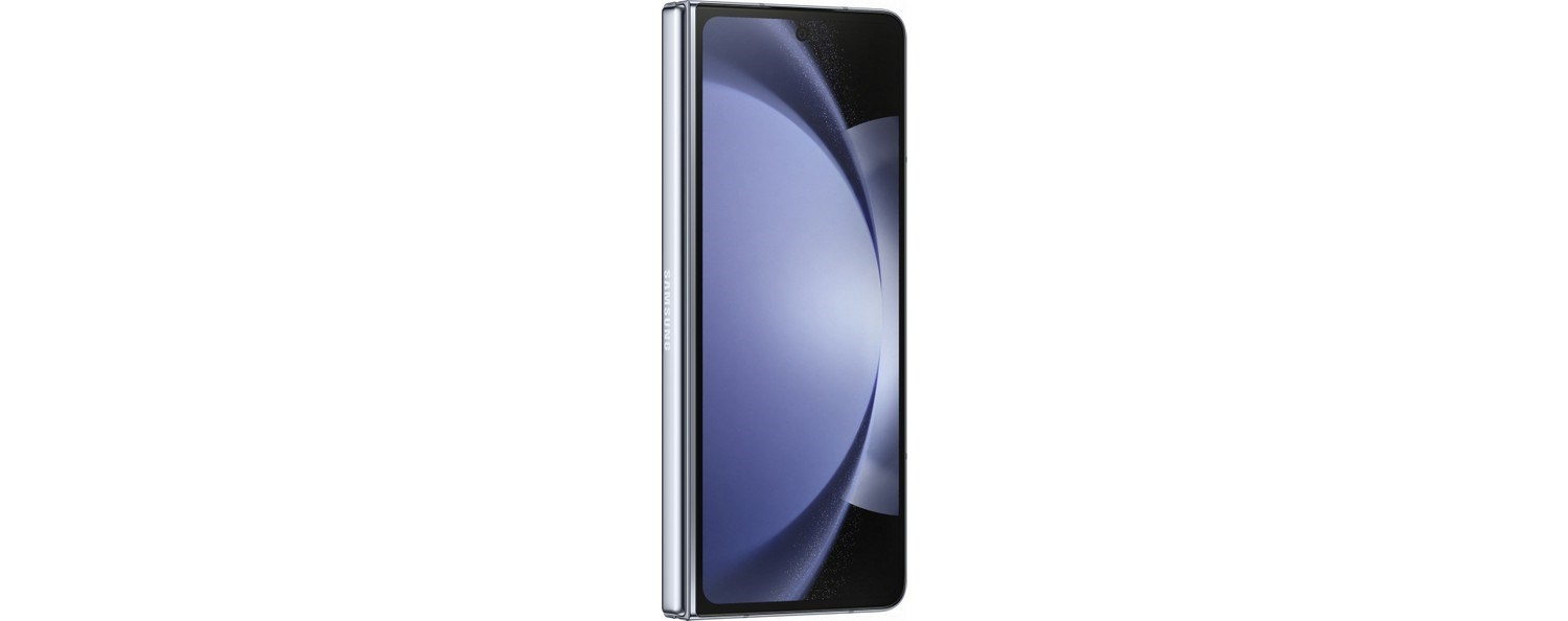 Beyaz arka planda mor ekranlı kapalı gümüş katlanabilir akıllı telefon.