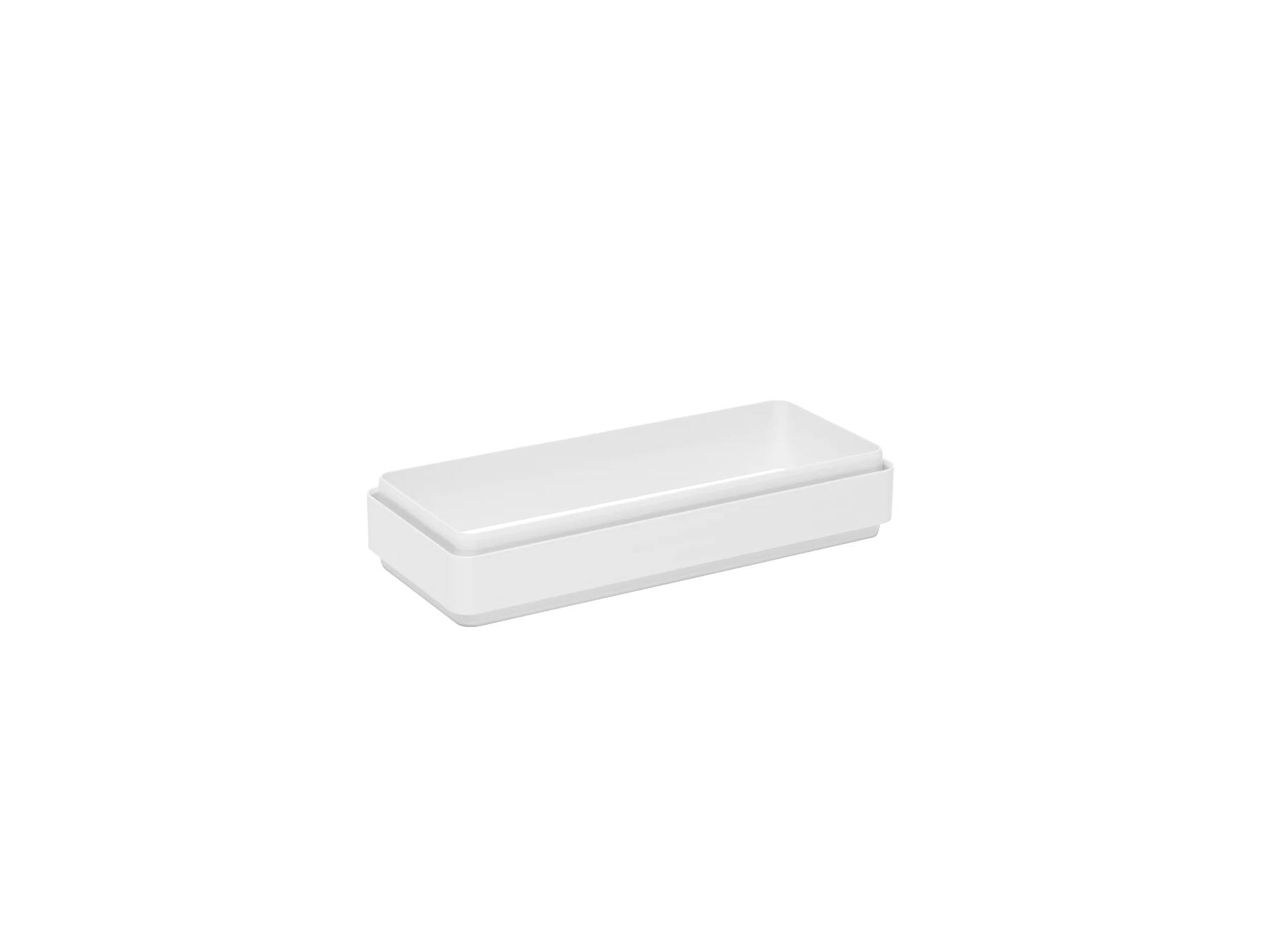 Un recipiente de plástico rectangular blanco sobre fondo blanco.