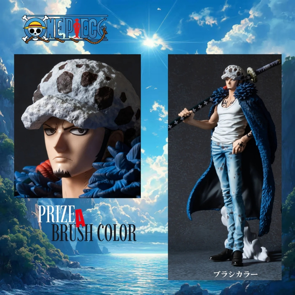 Eine One Piece Trafalgar Law Figur mit blauem Mantel, weißem Hut und großem Schwert vor blauem Himmel.