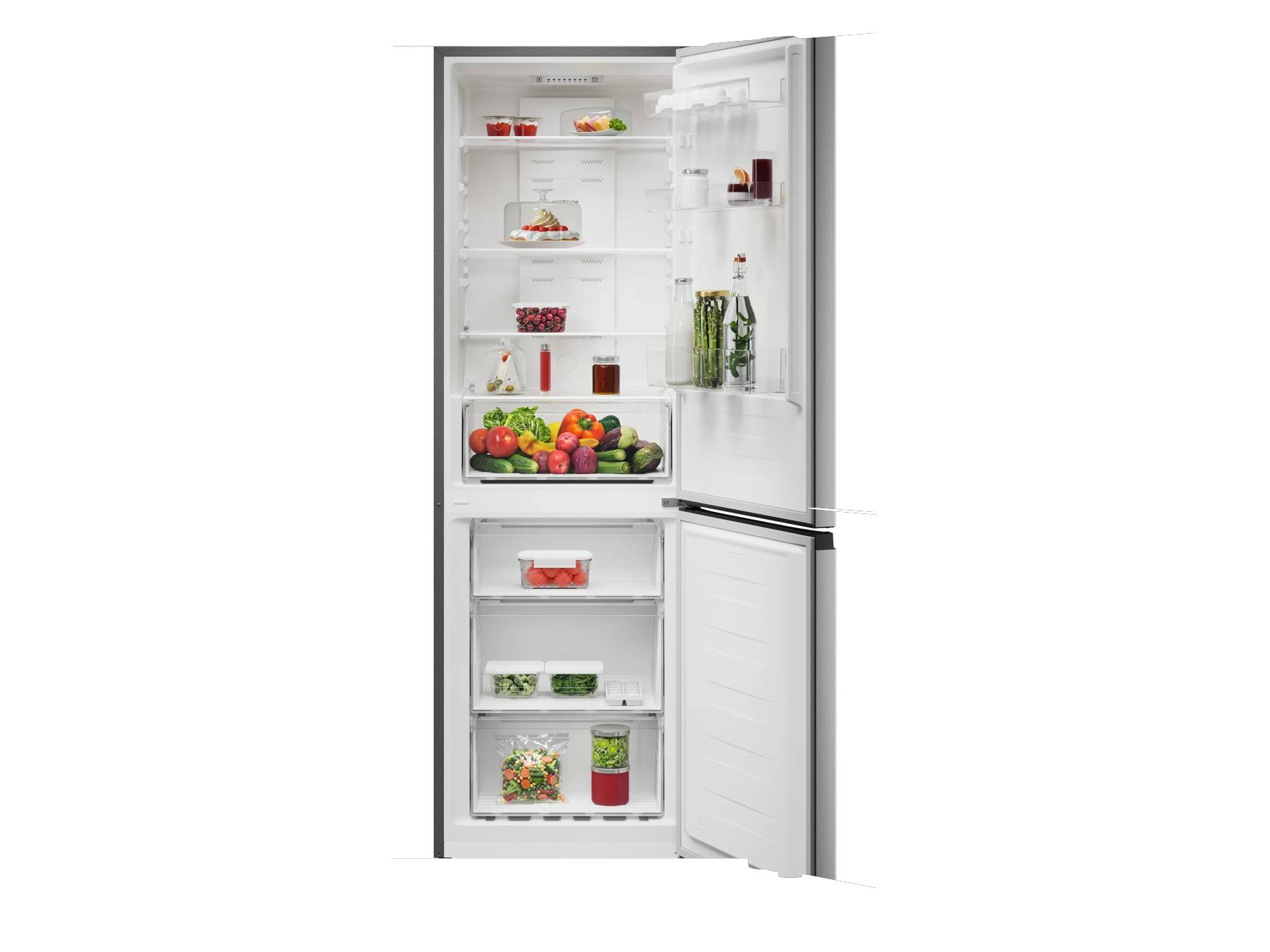 Un refrigerador plateado abierto lleno de verduras frescas, bayas y bebidas.