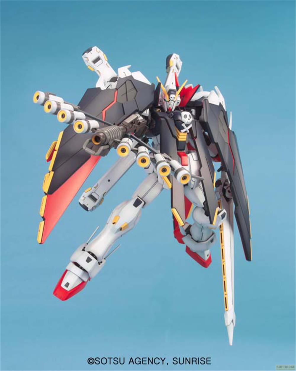 Ein weiß-schwarzer Gundam-Roboter mit Totenkopf-Emblem und großer Waffe posiert dynamisch vor blauem Hintergrund.