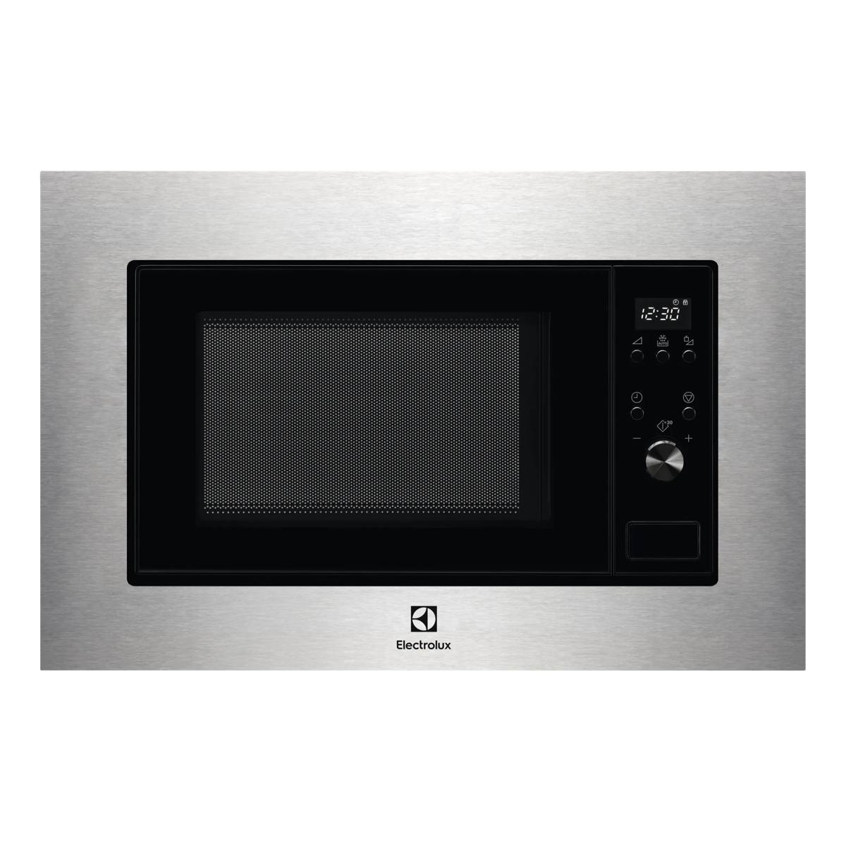 Un microondas empotrable de acero inoxidable Electrolux con panel de control negro y reloj digital.