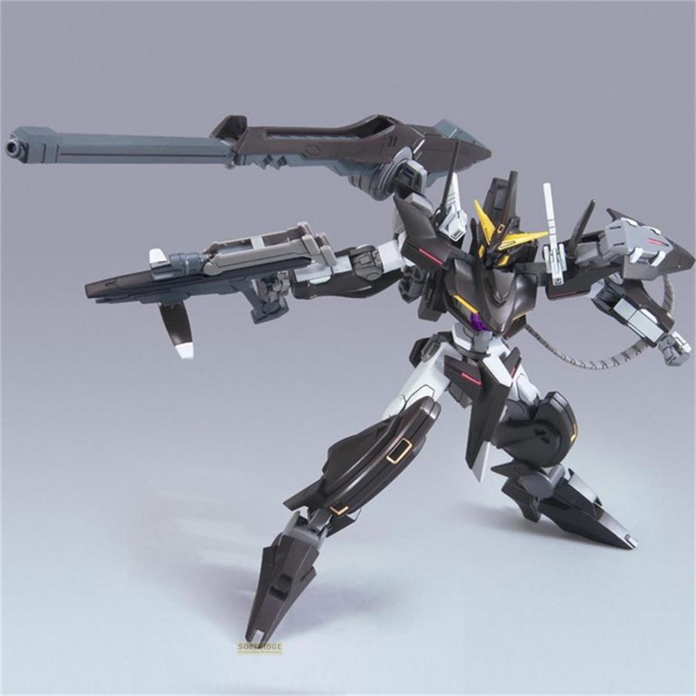 Ein detaillierter schwarzer Gundam-Roboter mit Waffen auf grauem Hintergrund.