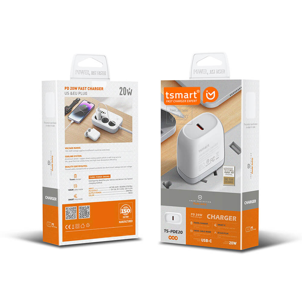 Beyaz tasarım ve teknik özelliklere sahip tsmart 20W USB-C hızlı şarj cihazı ambalajı.