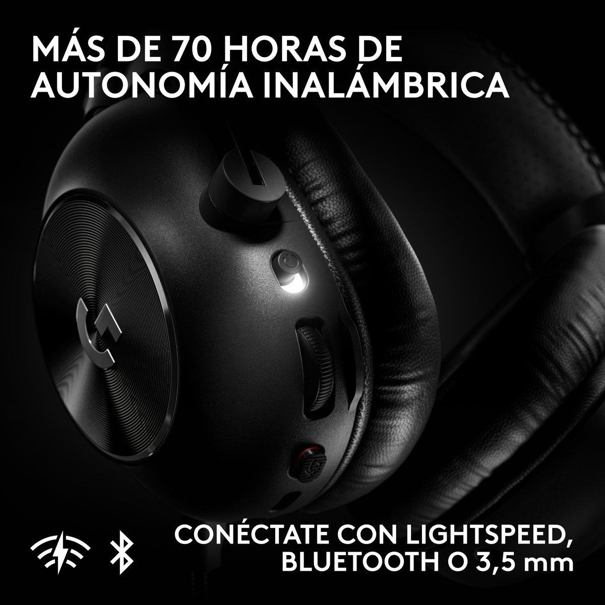 Auricular inalámbrico negro para juegos con controles y logotipo.