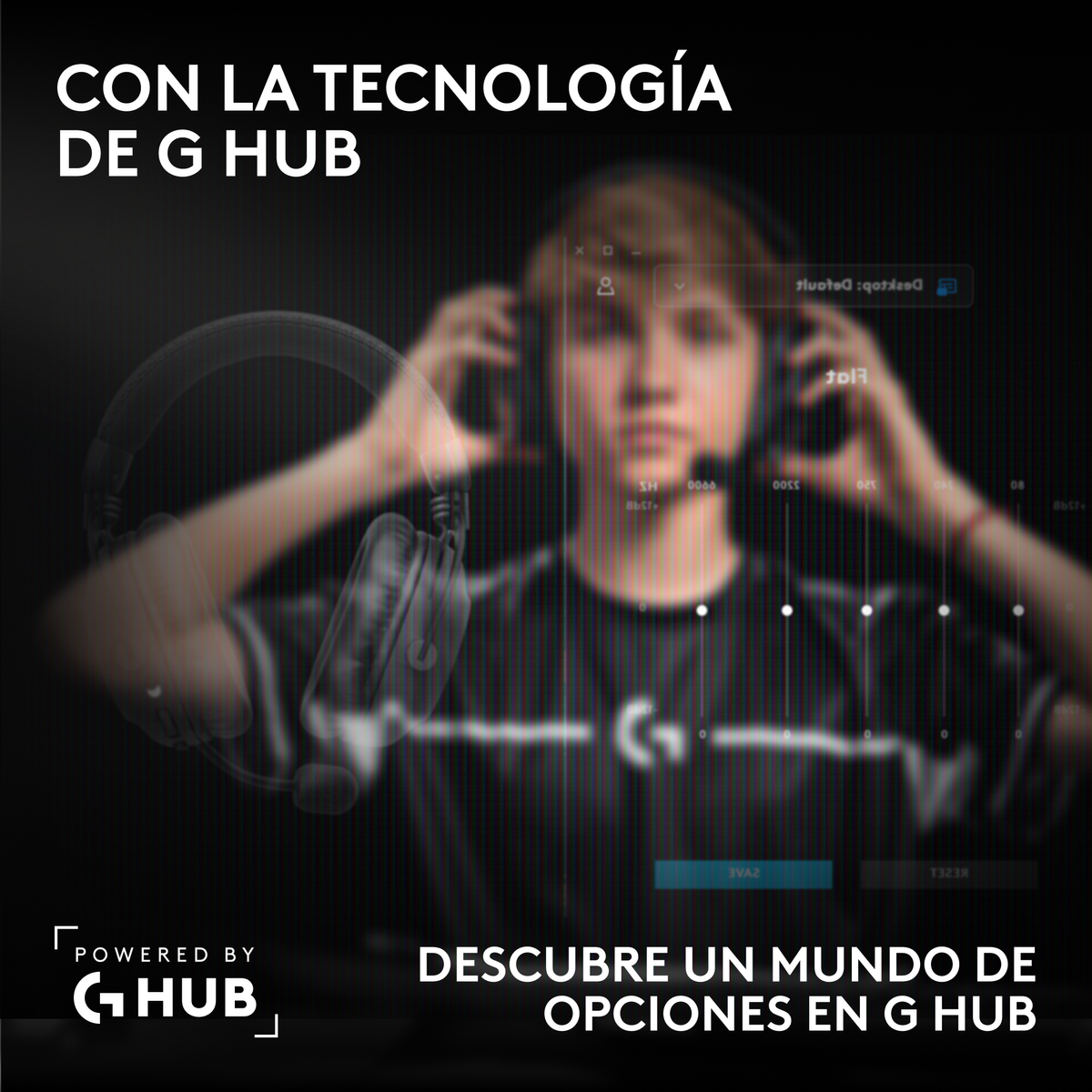 Un joven gamer con auriculares frente a una interfaz de software transparente.