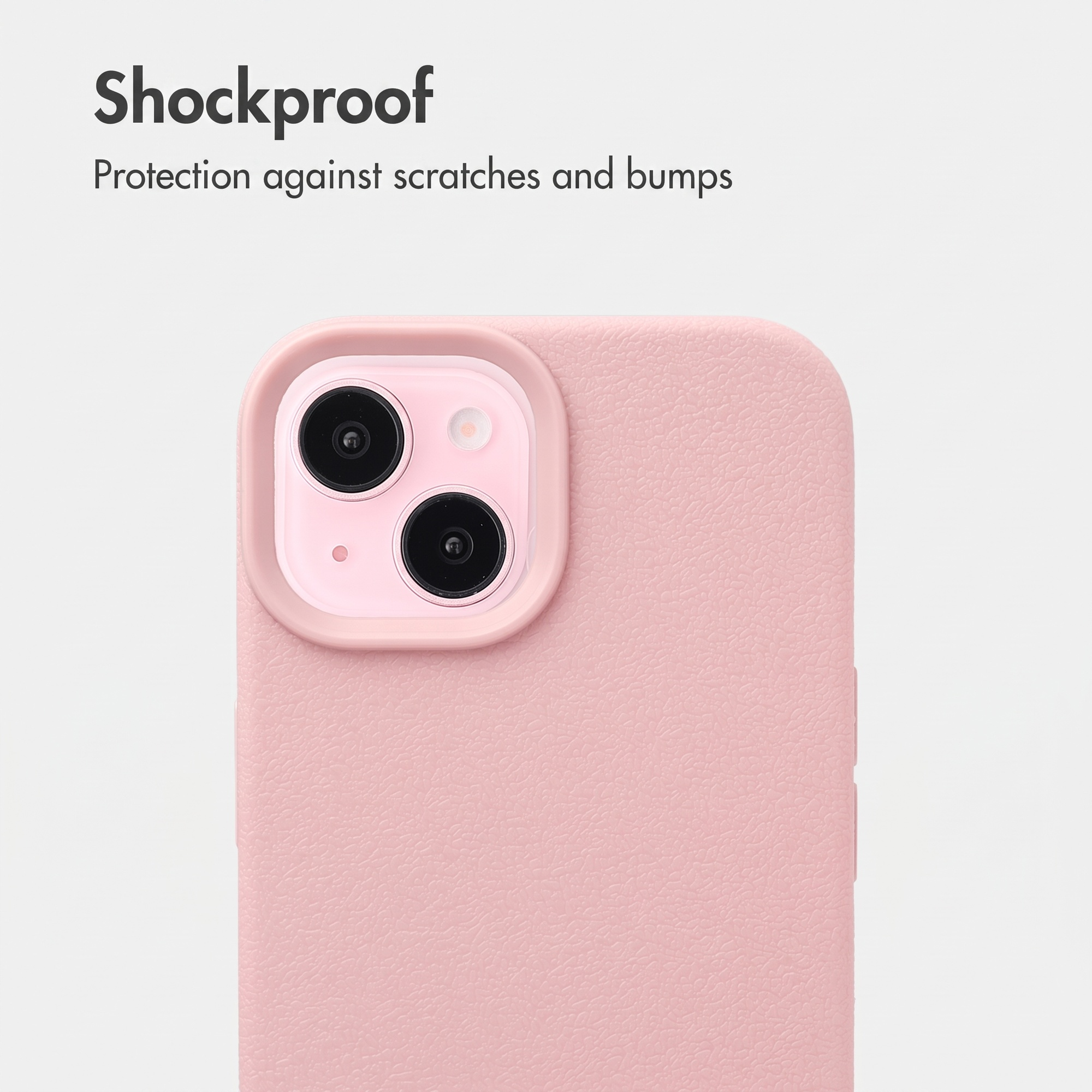 Roze schokbestendige telefoonhoes met dubbele cameramodule tegen witte achtergrond.