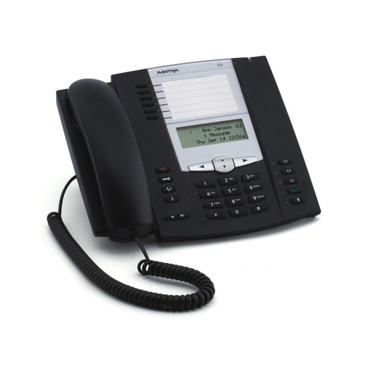 Un telefono da ufficio IP Aastra nero con display digitale e cavo a spirale su sfondo bianco.