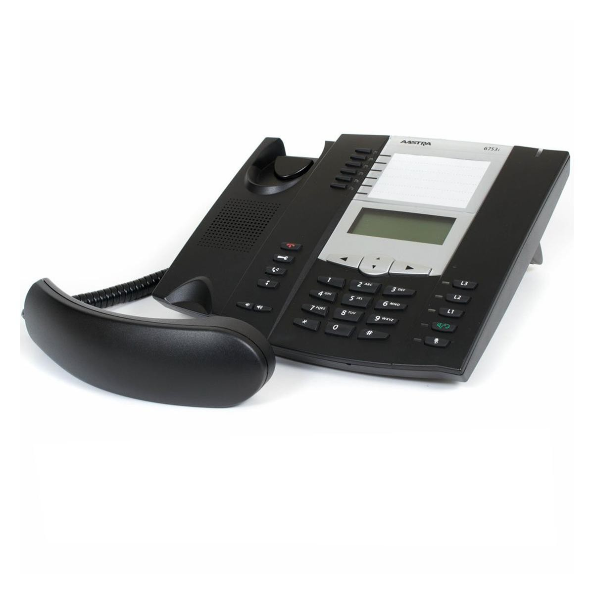 Un telefono da ufficio nero con tastierino numerico, schermo e ricevitore su una superficie bianca.