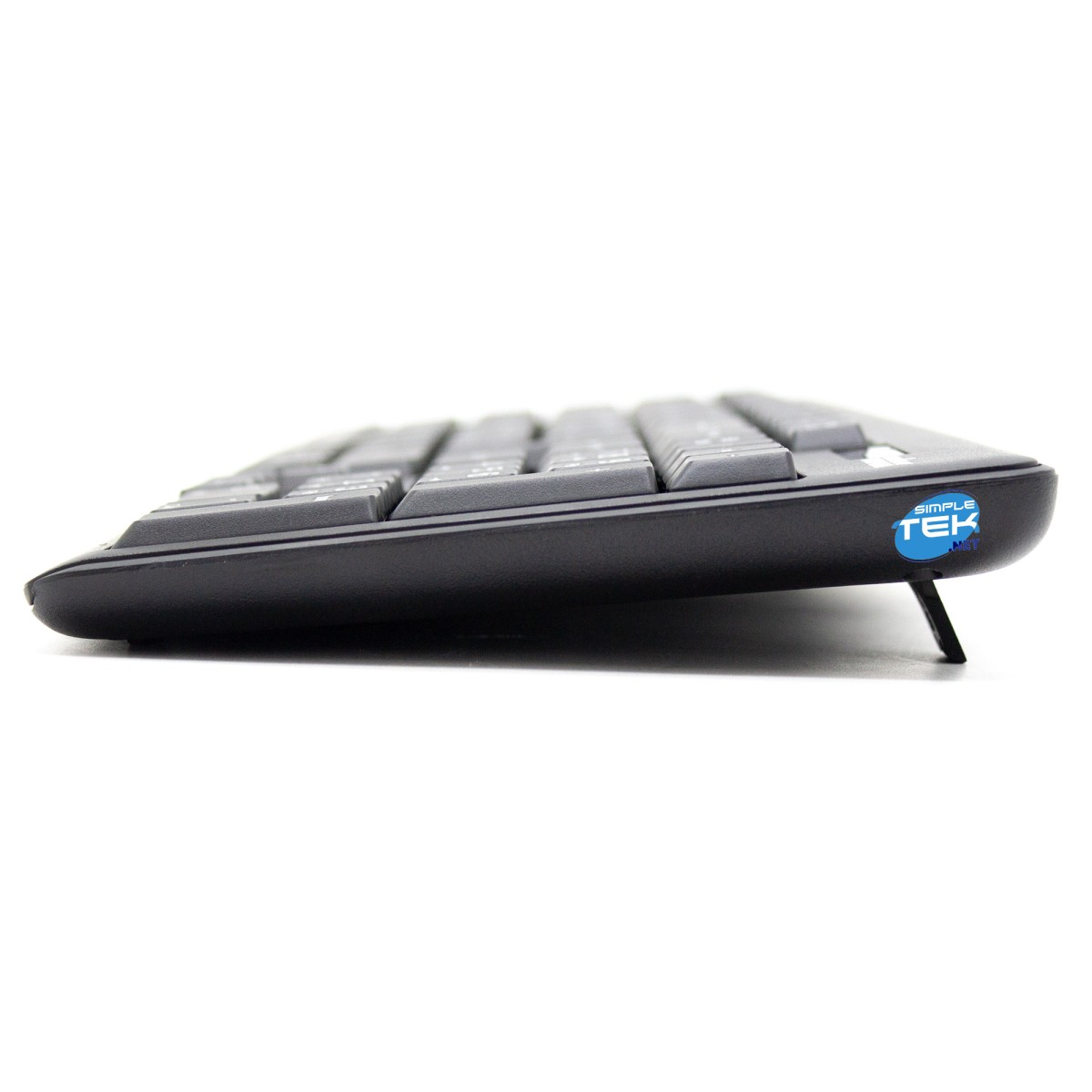 Vista laterale di una tastiera per computer nera con supporto esteso e logo blu su sfondo bianco.