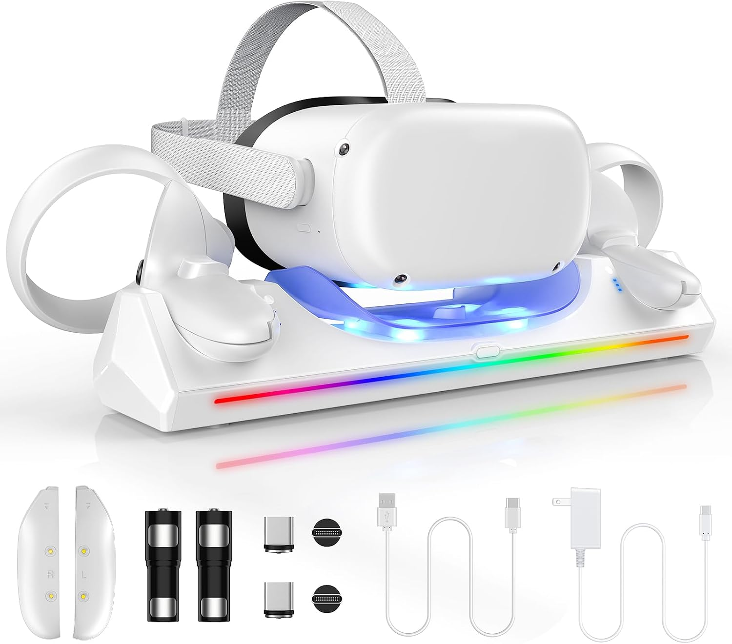 Weißes VR-Headset auf einer RGB-Ladestation mit Controllern, Akkus und Kabeln.