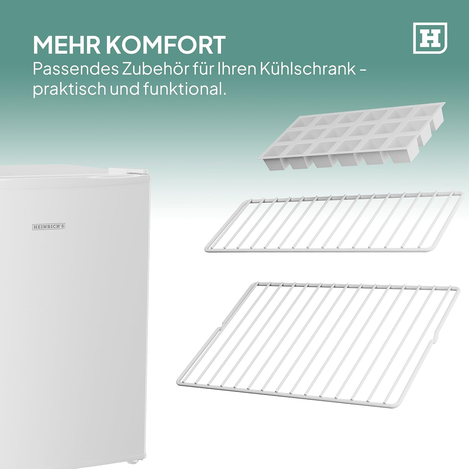 Weisser kleiner Kühlschrank mit Zubehör wie Eisschale und Gitterböden vor grünem Hintergrund.