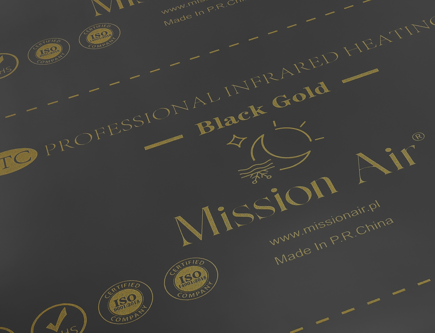 Czarna powierzchnia ze złotym tekstem Mission Air Black Gold i pieczęciami ISO.