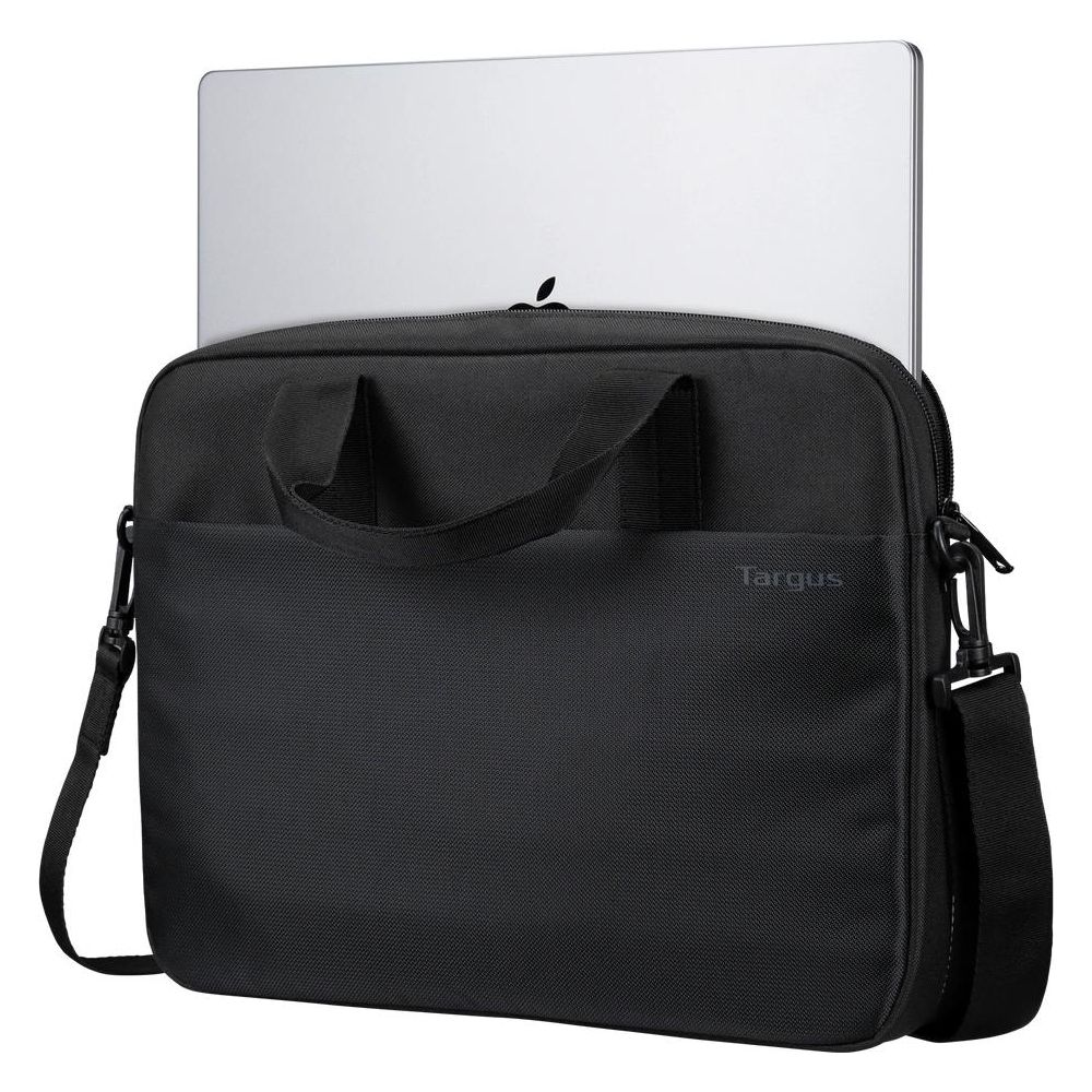 Ein silberner Laptop steckt teilweise in einer schwarzen Targus-Laptoptasche mit Henkeln und Schultergurt.