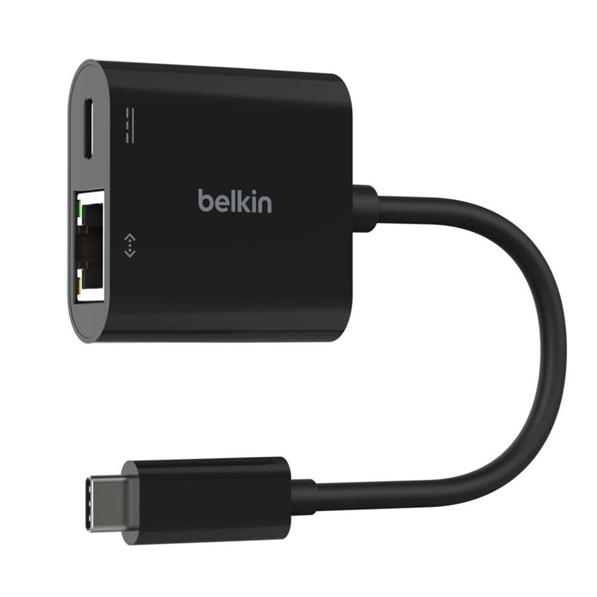 Schwarzer Belkin USB-C-Adapter mit Ethernet- und USB-C-Anschlüssen auf einem weißen Hintergrund.