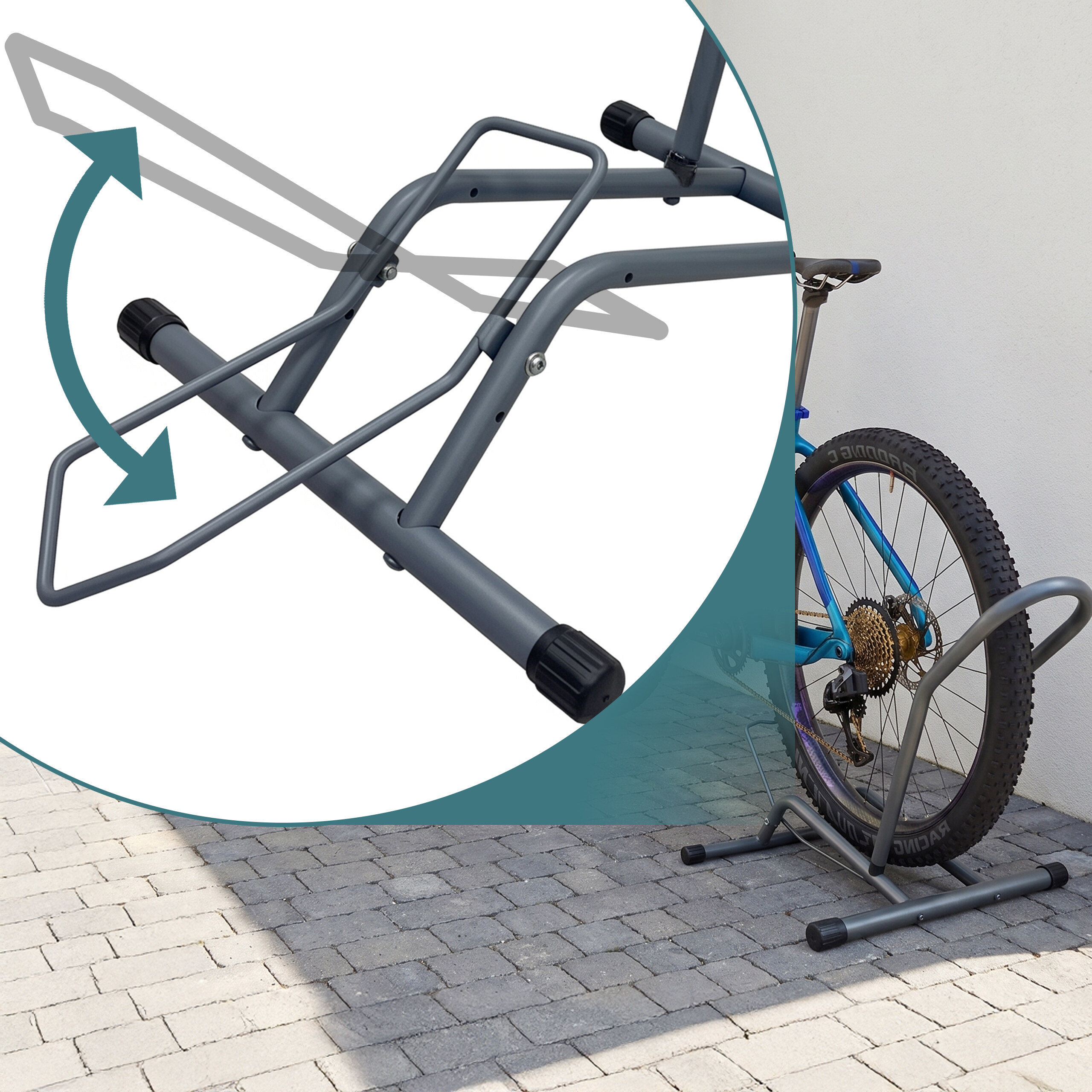 Ein grauer Fahrradständer auf Pflastersteinen mit einem blauen Fahrrad, Detailansicht zeigt den Klappmechanismus.