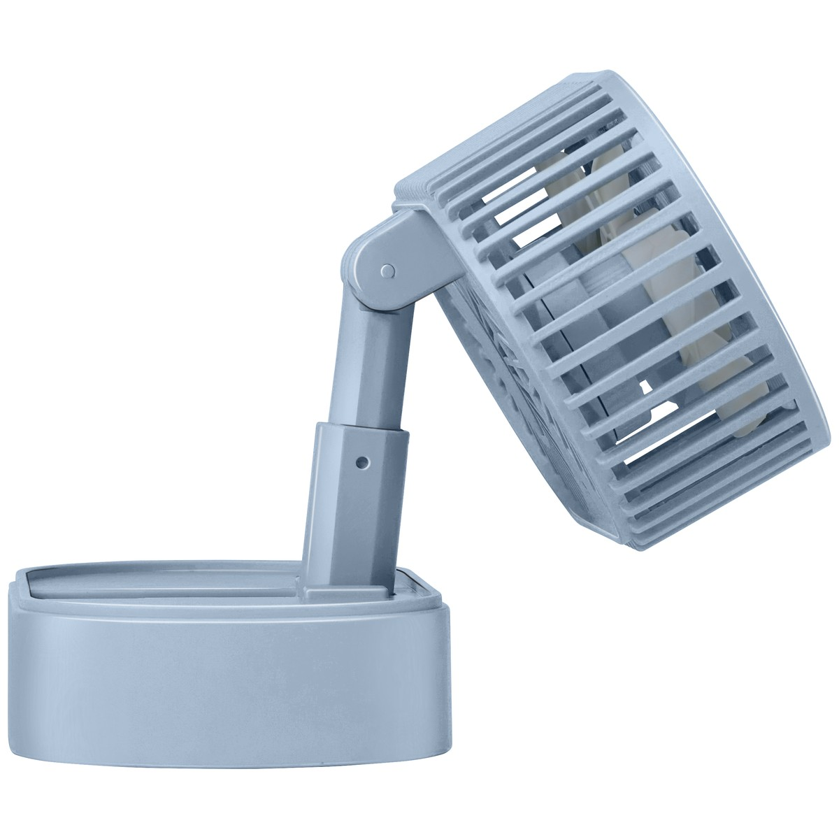 Ein hellblauer Tischventilator mit verstellbarem Arm und Sockel vor weißem Hintergrund.