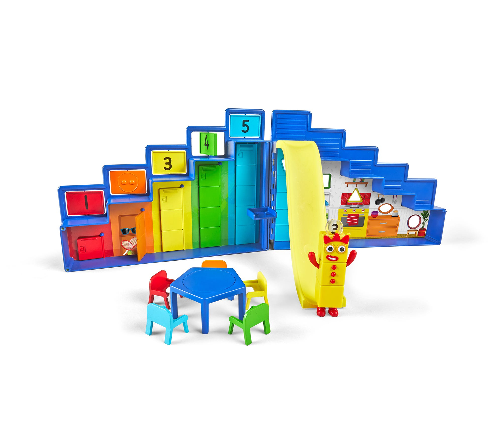 Buntes Numberblocks-Spielset mit Treppe, Rutsche, Tisch und fünf Stühlen sowie einer gelben Spielfigur.